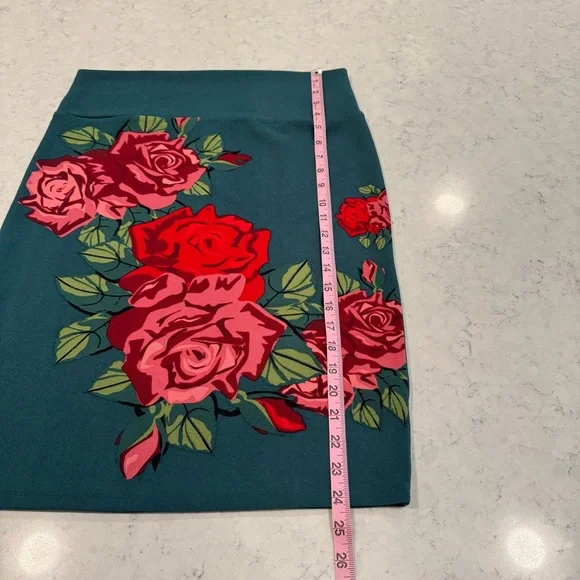 EUC LuLaRoe Cassie Pencil Skirt Women’s Large Floral Rose Teal Green Stretch - Picture 2 of 8